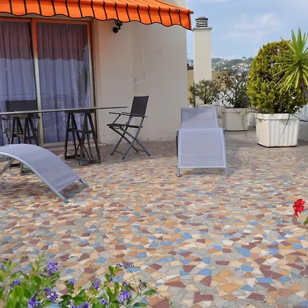 Sur Le Toit Apartment